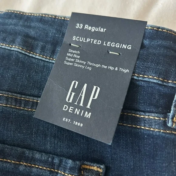 GAP Distressed Skinny Jeans in Dark Denim NWT - Picture 3 of 5